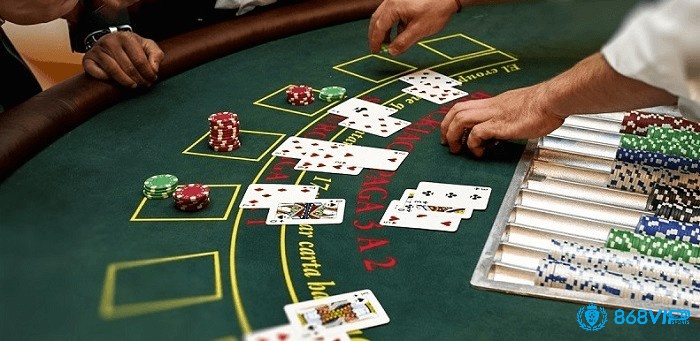 Phân biệt xì tố và Poker về hình thức đặt cược
